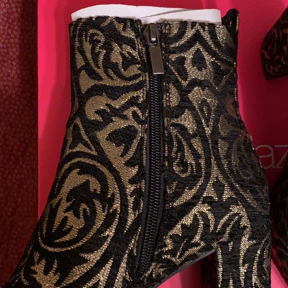 NWT Shoedazzle Blk & Gold Arsbesque Olyvia Booties - Picture 8 of 12
